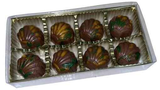 custom shell shaped dubai chocolate with pistachio cream